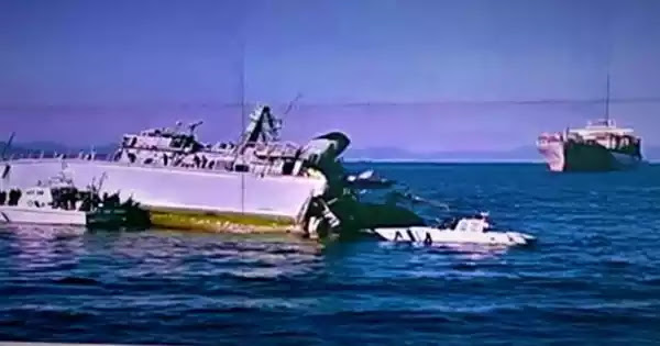 Βίντεο: Το «πληγωμένο» Ν/Θ Μ63 «Καλλιστώ» αγωνίζεται να γλιτώσει την βύθιση έξω από τον Πειραιά Βίντεο: Το «πληγωμένο» Ν/Θ Μ63 «Καλλιστώ» αγωνίζεται να γλιτώσει την βύθιση έξω από τον Πειραιά