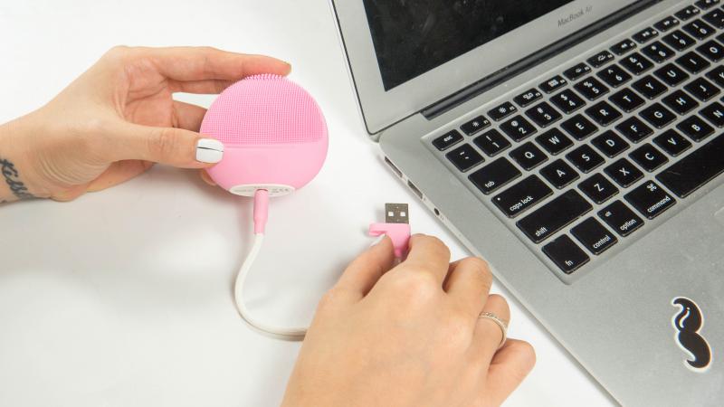 Máy rửa mặt Halio Sensitive