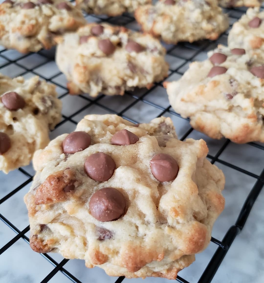 CHOCOLATE CHIP BANANA COOKIES