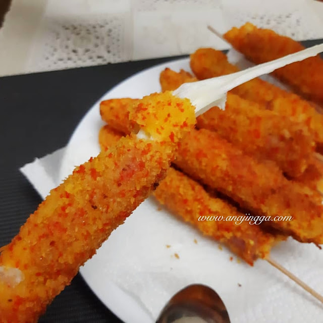 Mencuba sendiri resepi Corn Dog di rumah