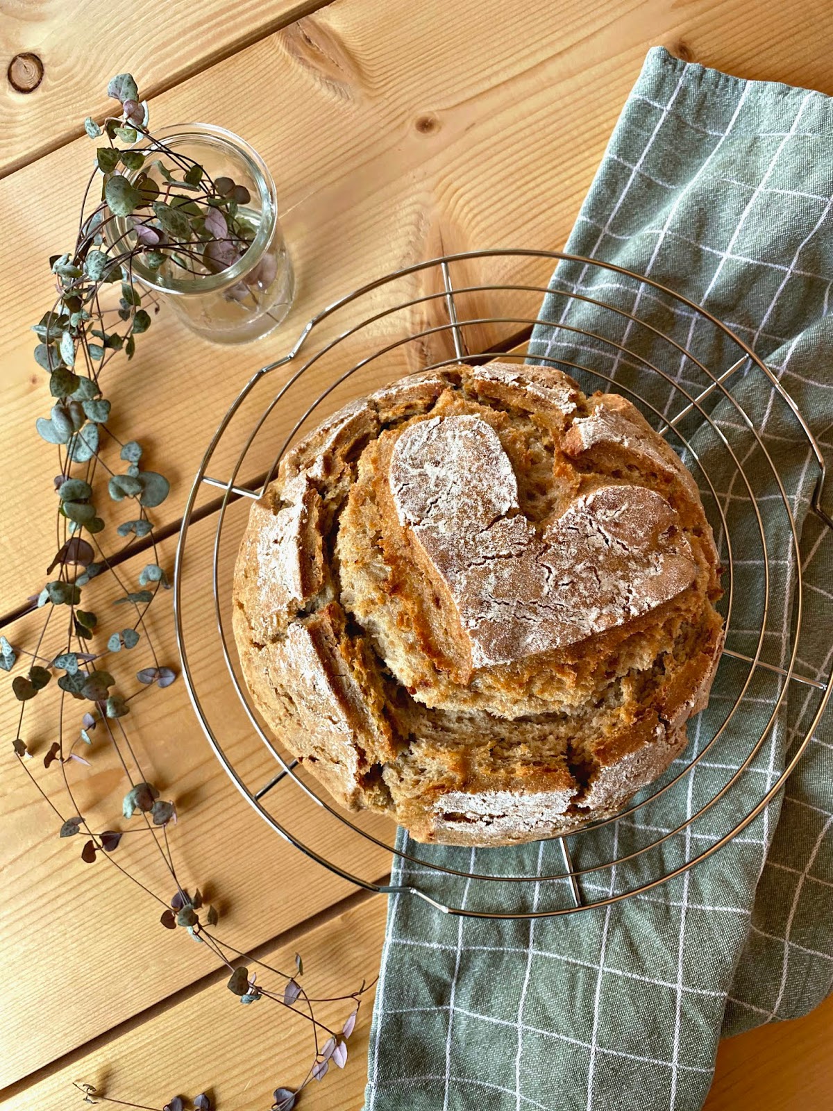 Gebacken: Herzhaftes Zwiebelbrot mit und ohne Thermomix - Mädchenkram