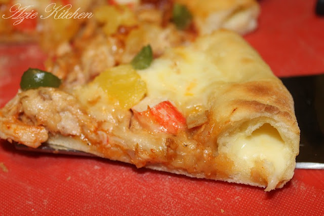 Stuffed Crust Tuna Pizza