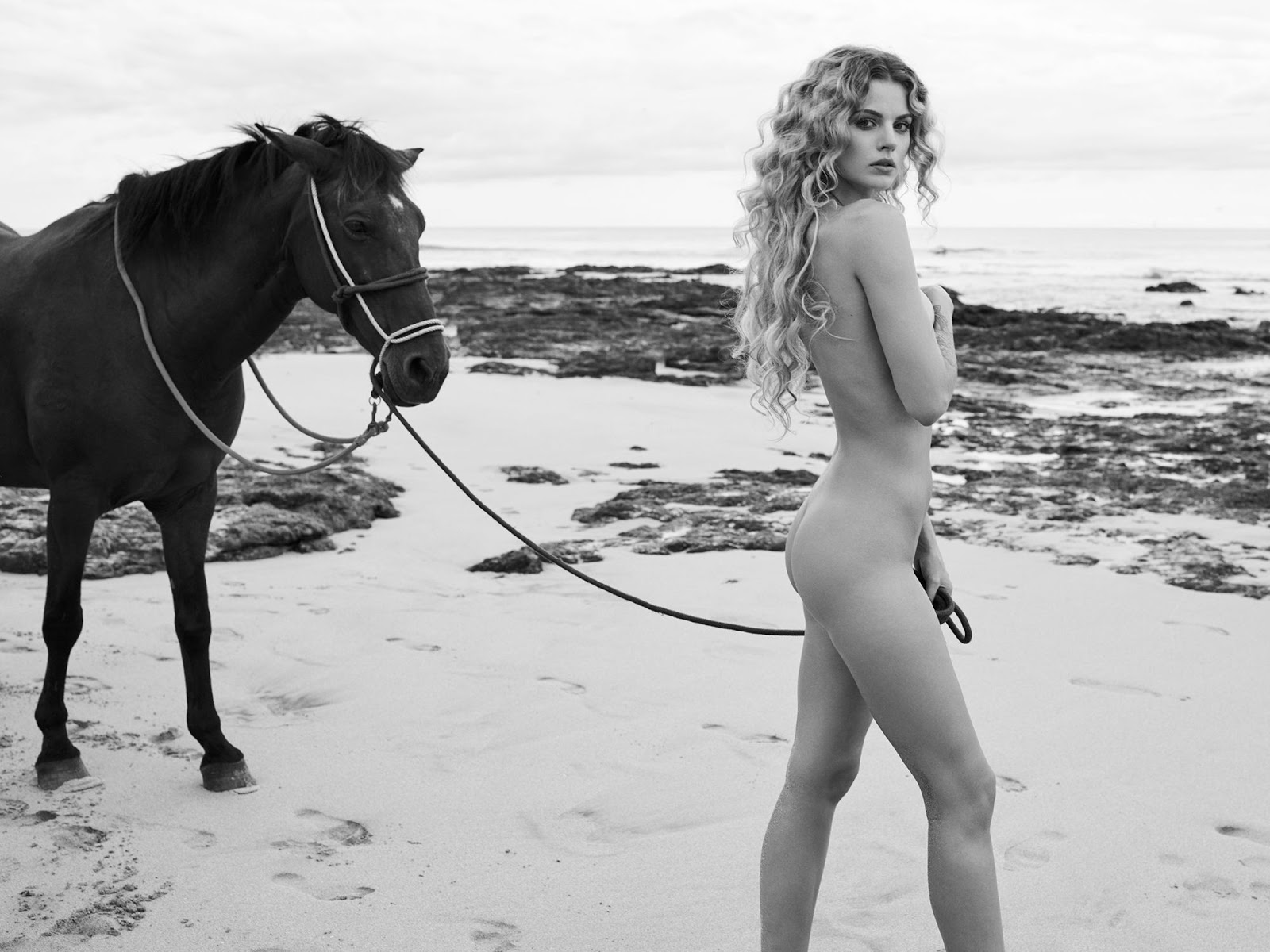 GNTM Cycle 15 3rd Episode : Nude on the Beach Photo Shoot.