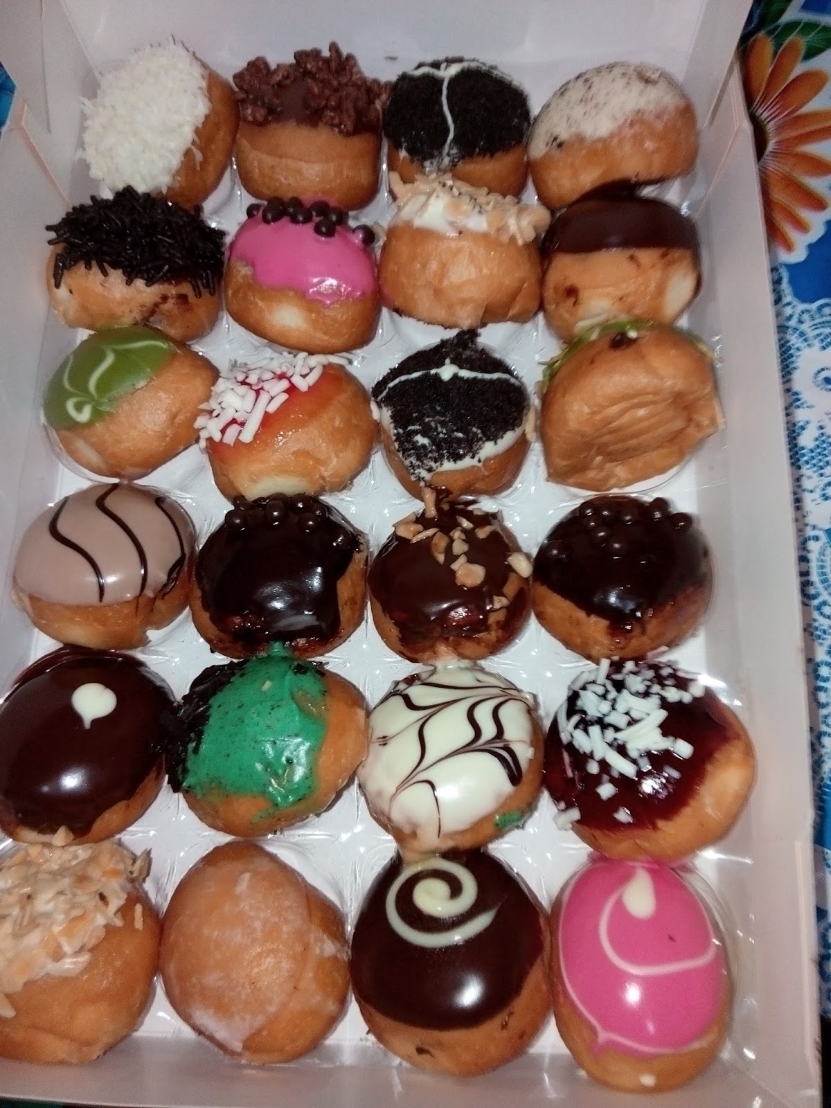JCO J.PoPs baby donuts - Remedy's Blog