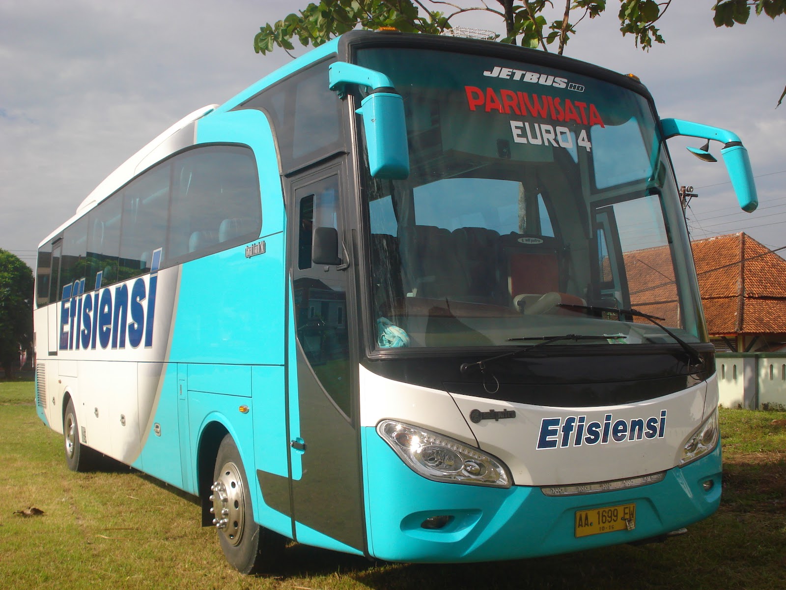 Menuju Pariwisata Berkelanjutan: Eksplorasi Bus Efisiensi untuk Transportasi Wisata