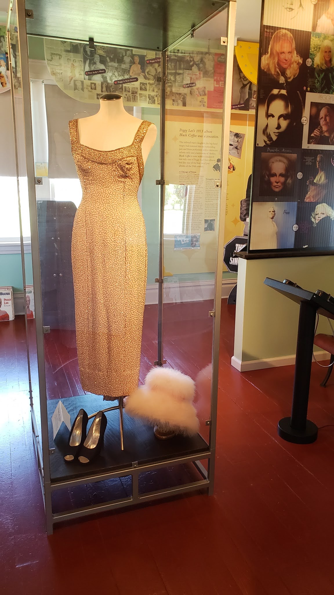 Off to See the Country You give me fever! Peggy Lee Museum