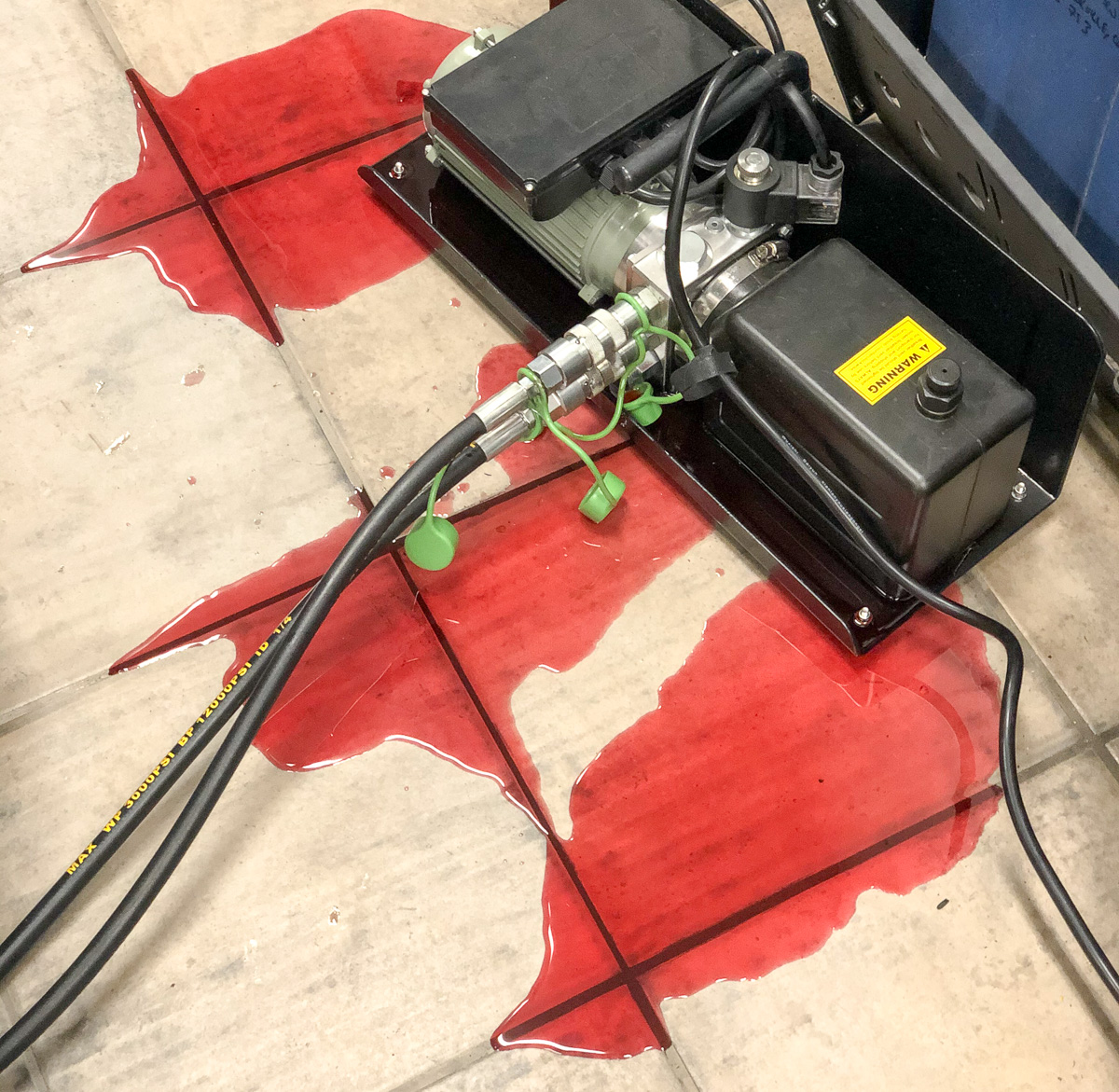 Quickjack Hydraulic Fluid Contamination and Quickconnect Fitting