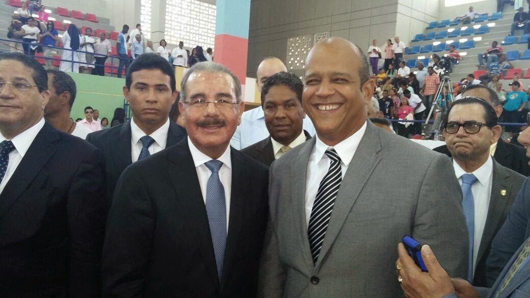 Alcalde Noel Octvavio Suberví asiste  ordenamiento  nuevo Monseñor Andrés Napoleón Romero Cárdenas, pide apoyo sociedad 