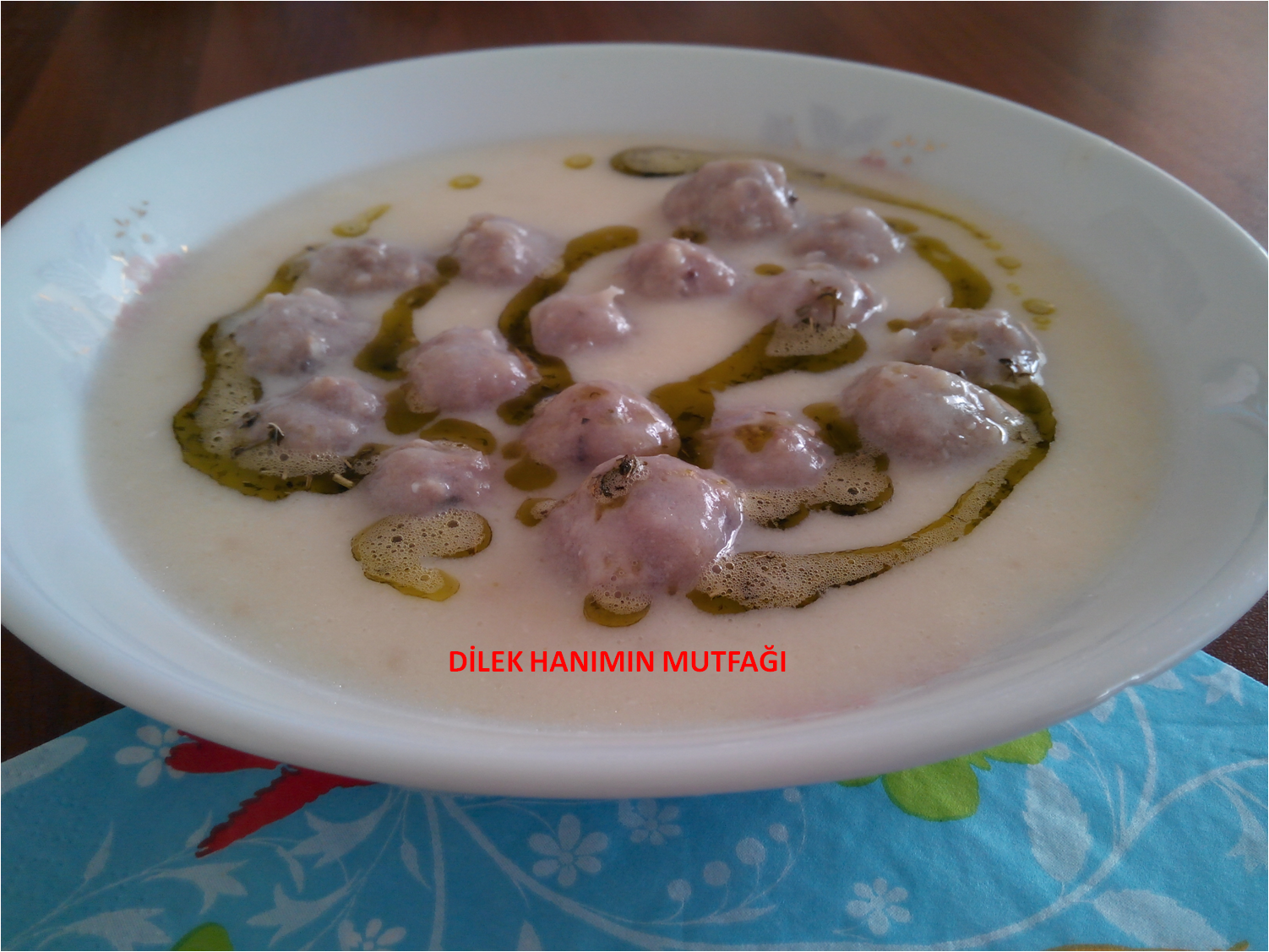 YOĞURTLU TERBİYELİ KÖFTE DİLEK HANIMIN MUTFAĞI