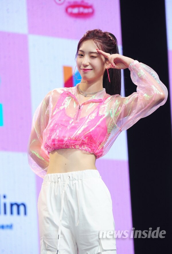 이제 갓 데뷔 1일차인 신인 아이돌 비주얼 | 인스티즈