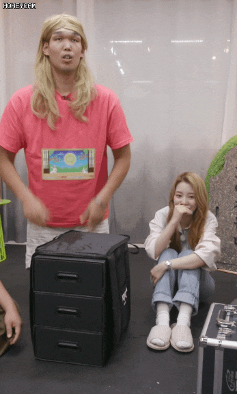 작고 소듕한 데뷔 한달차 신인 아이돌(feat.리액션부자) | 인스티즈