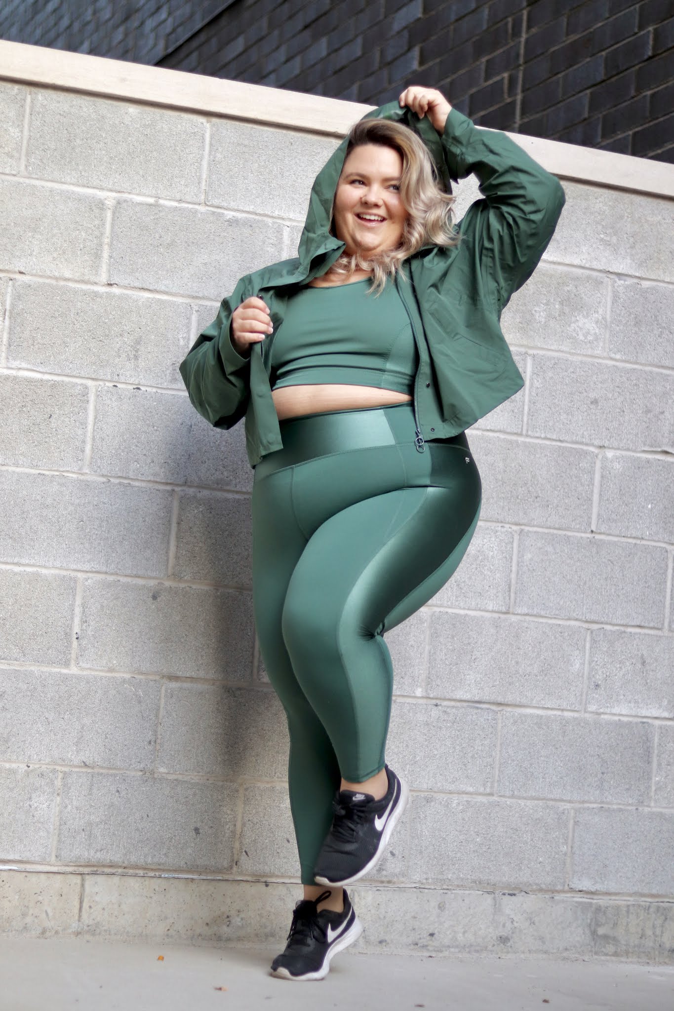 Chicago Plus Size Petite Fashion Blogger Natalie in the City are fabletics leggings good