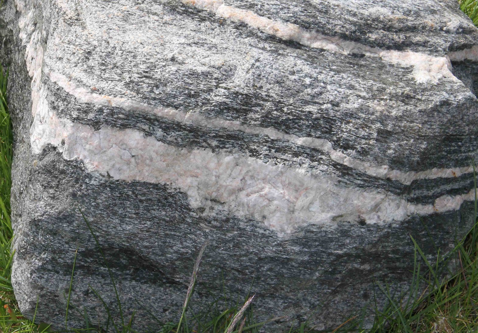 U3A Skye Geology: Sheena's pretty rocks day
