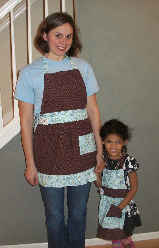 Mommy and Me Aprons, Matching Apron Set