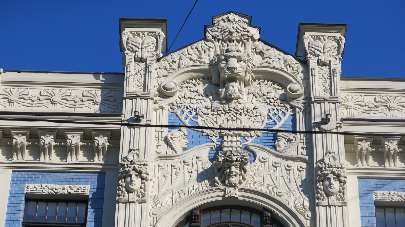Roteiro com Art Nouveau em Riga Casinha colorida imagem