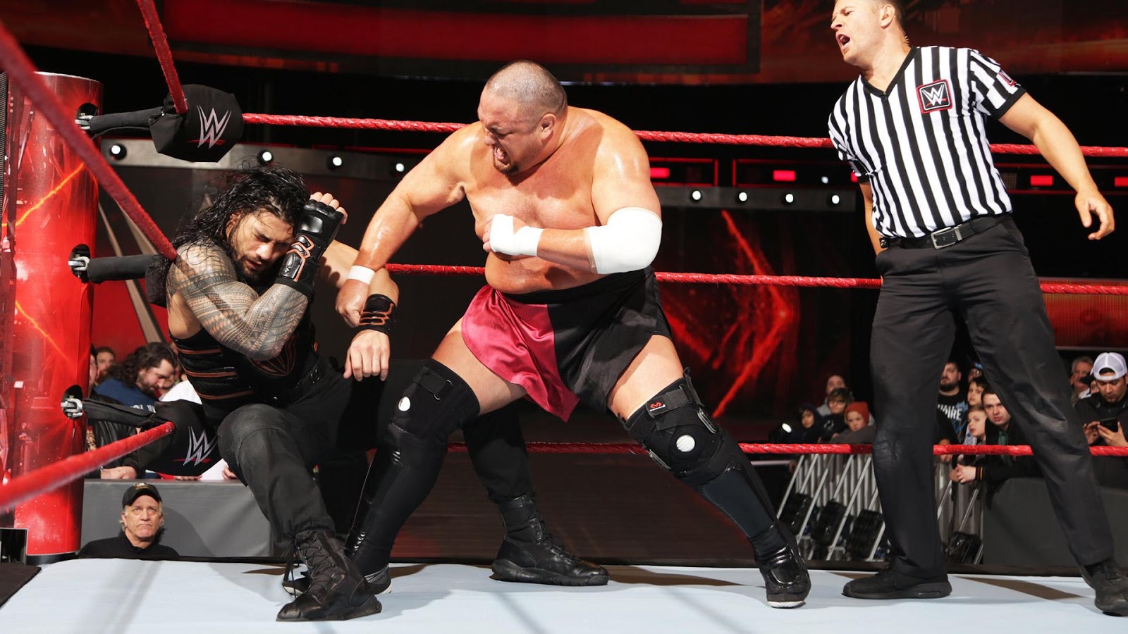 Реслинг видео. WWE 2020 Самоа Джо. Самоа Джо Рестлер. Roman Reigns vs Triple h. WWE PWNEWS.