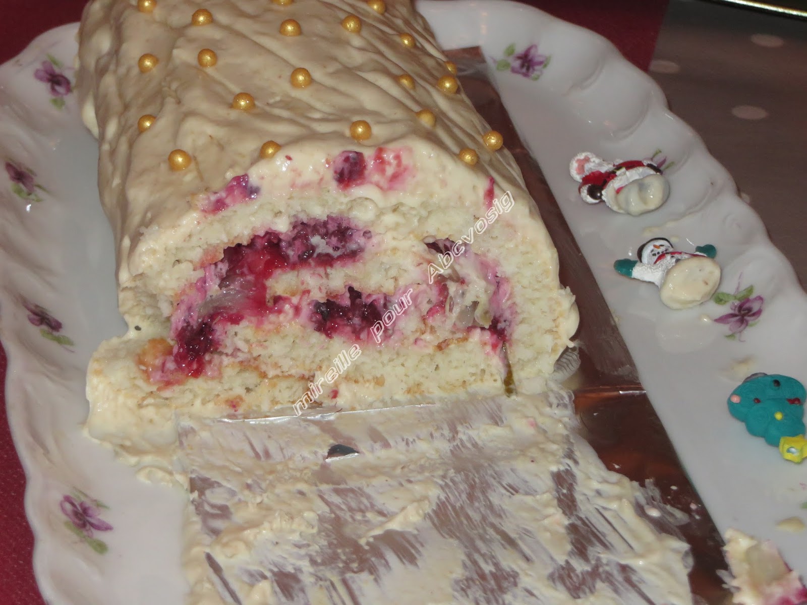 A B C vos IG Bûche dacquoise coco au crémeux thym citron et chutney