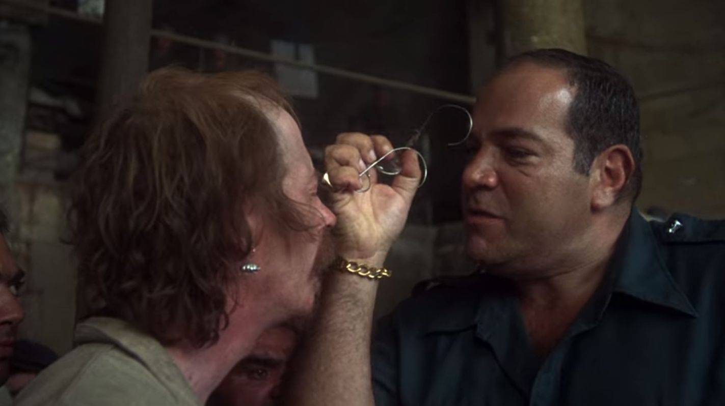 Midnight express. Полуночный экспресс 1978 рэнди куэйд. Midnight express. Полуночный экспресс фильм 1978 постер. «полуночный экспресс» (1978) сцена.