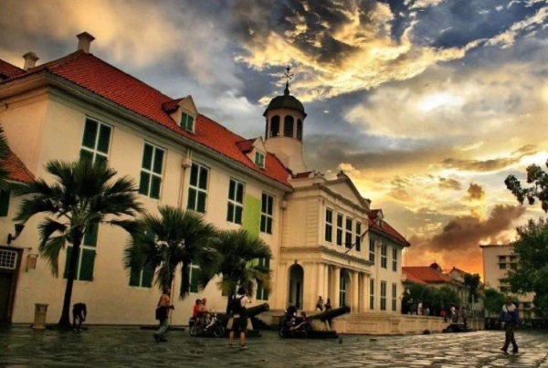 7 Lokasi Foto Paling Unik di Jakarta 7 Lokasi Foto Paling Unik di Jakarta