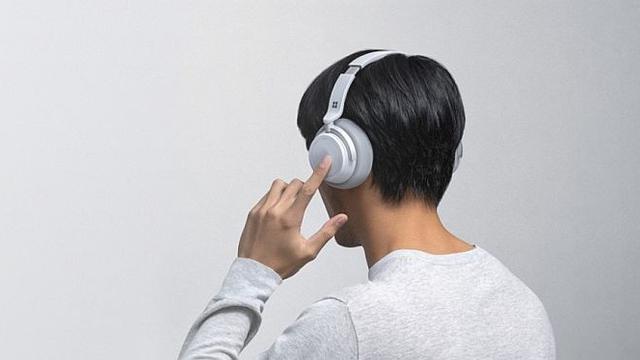 Perangkat Keras Headshet atau Headphone Perangkat Keras Headshet atau Headphone