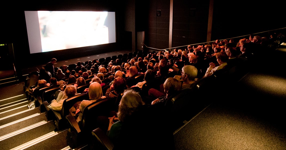 Cinema Novo estudo aponta uma diminuição de público ao retornarem aos cinemas nos próximos Cinema Novo estudo aponta uma diminuição de público ao retornarem aos cinemas nos próximos