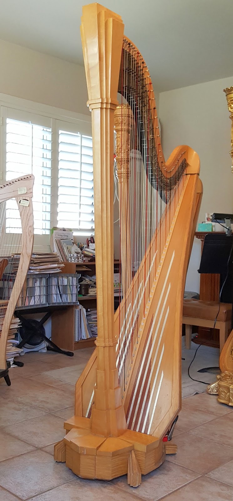 HARP IN LA HARP INFO 2 LYON & HEALY SALZEDO 8778 PEDAL HARP (47)