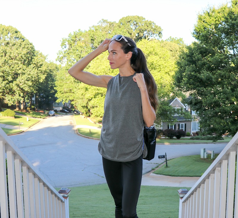 DIY: Workout Top From T-Shirt