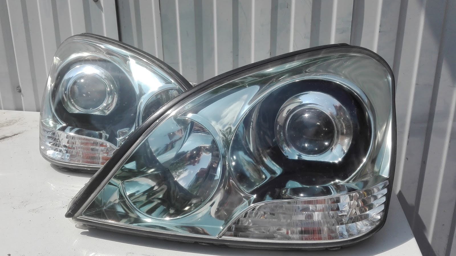 Naprawa świateł samochodowych LEXUS przeróbka lamp z