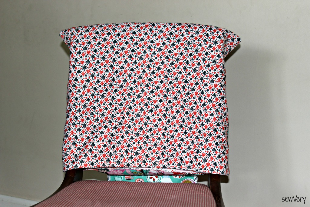 sewVery Wonderland Blog Hop Chair Pocket Tutorial