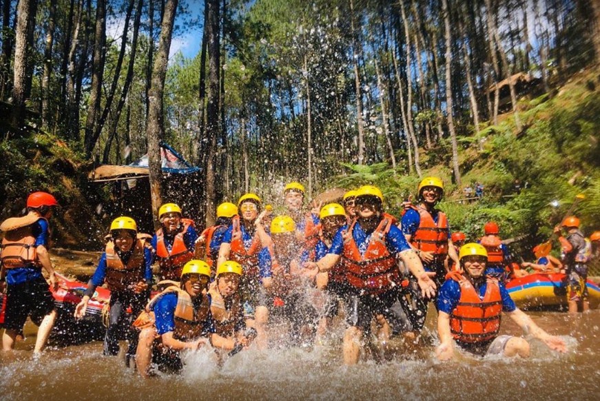 rafting kampung singkur pangalengan bandung gravity