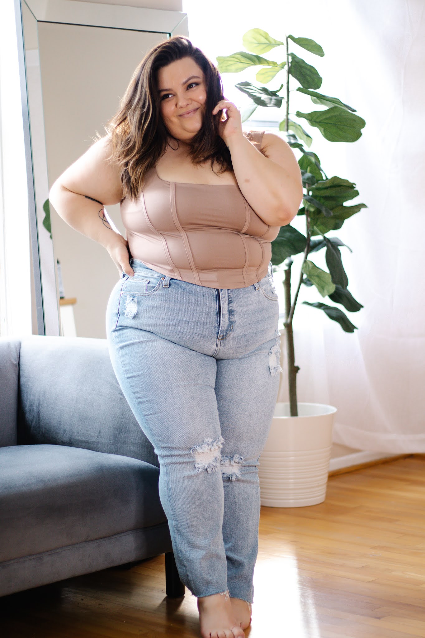 Chicago Plus Size Petite Fashion Blogger Natalie in the City talks how to style plus size mom jeans and what shoes to wear