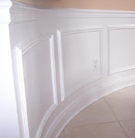 Molding on curved wall