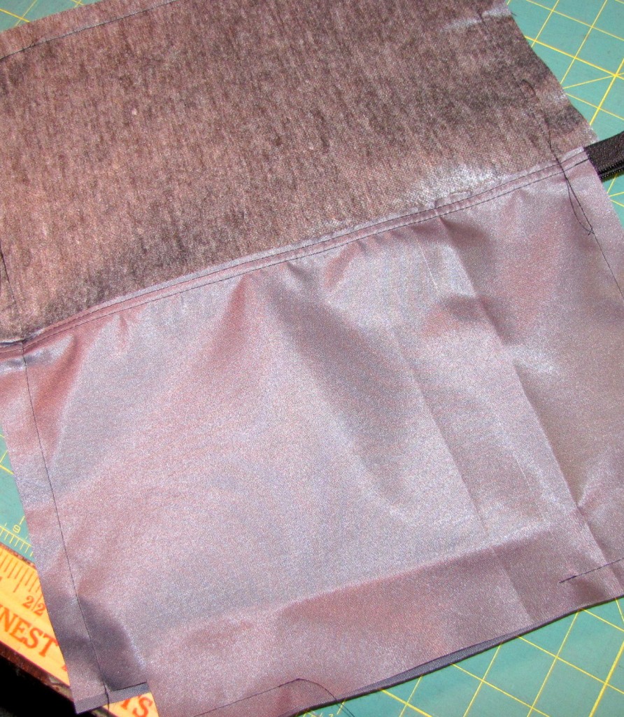 Zipper Pouch with gusset Tutorial