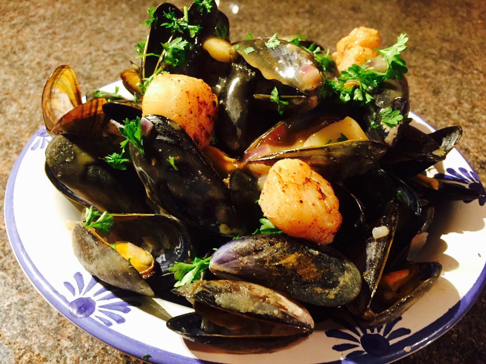 Everybody Loves an Italian Cozze Prosecco (Mussels steamed in Prosecco)