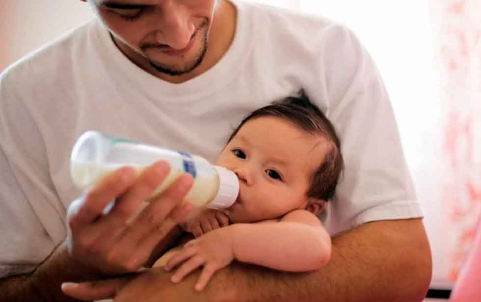 INFO verano: El papá que cuida a su bebé no está ayudando a la madre, está  ejerciendo la paternidad