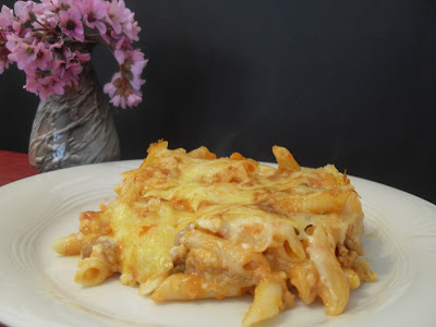 Macarrones a la boloñesa y bechamel sin lactosa.