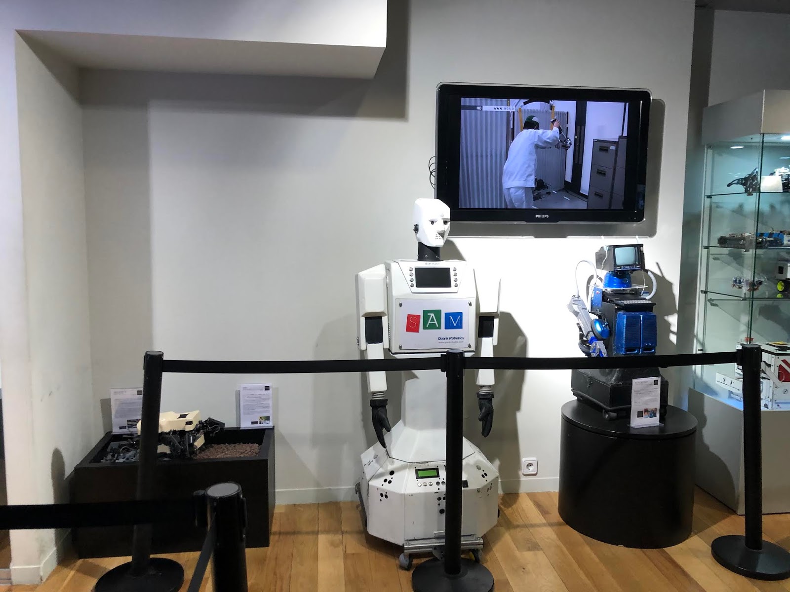 Cómo es la visita al Museo del Robot de Madrid Juguetrónica Conmimochilacuestas