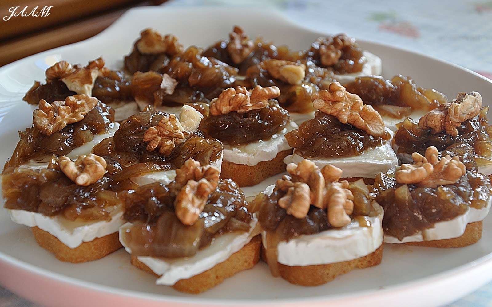 Tostas de Queso de Cabra con Cebolla Caramelizada Las Recetas de la Pepa