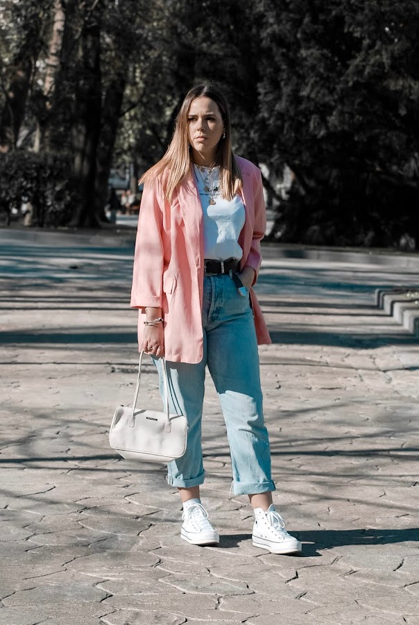 Outfit con maxi blazer rosa