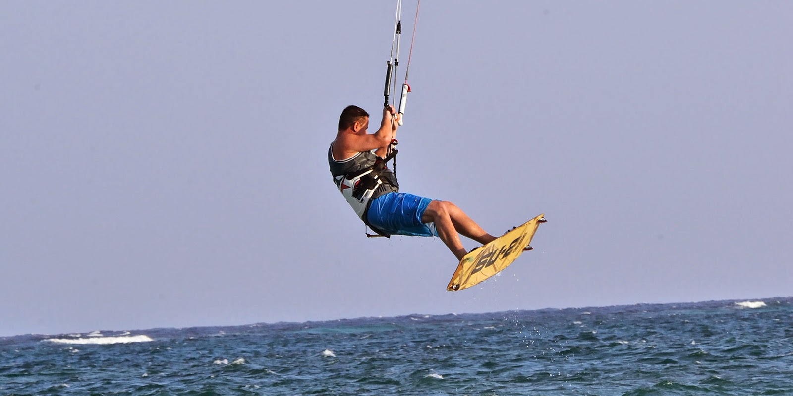 KENYA MZIMA Kitesurfing on Kenyan Coast