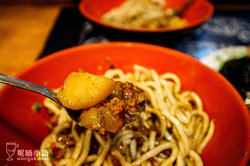 【金門美食】榕榕園麵館。金門在地人推薦獨門辣醬一絕 【金門美食】榕榕園麵館。金門在地人推薦獨門辣醬一絕