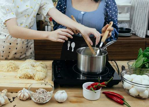 Tips Solusi Cerdas Ibu-ibu Saat Harga Minyak Goreng Naik