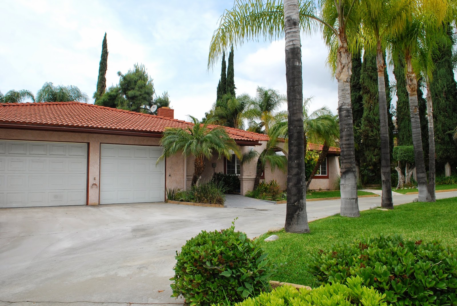 GREAT RENTAL GLENDORA ALL COMPLETELY REMODELED FOR RENT 5 BEDROOM