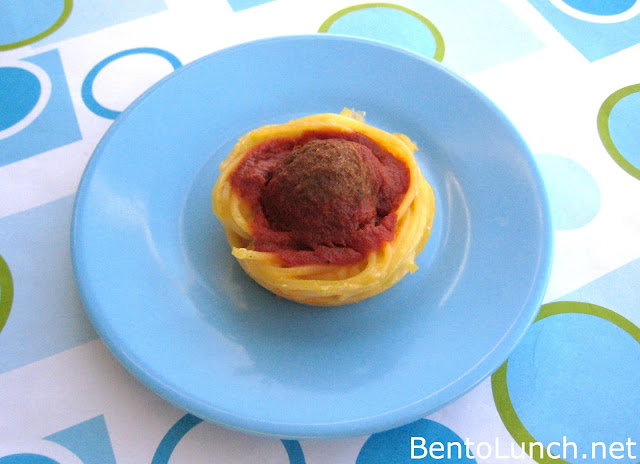 BentoLunch.net - Spaghetti and Meatball Cupcake Recipe, perfect for leftovers and lunches BentoLunch.net - Spaghetti and Meatball Cupcake Recipe, perfect for leftovers and lunches