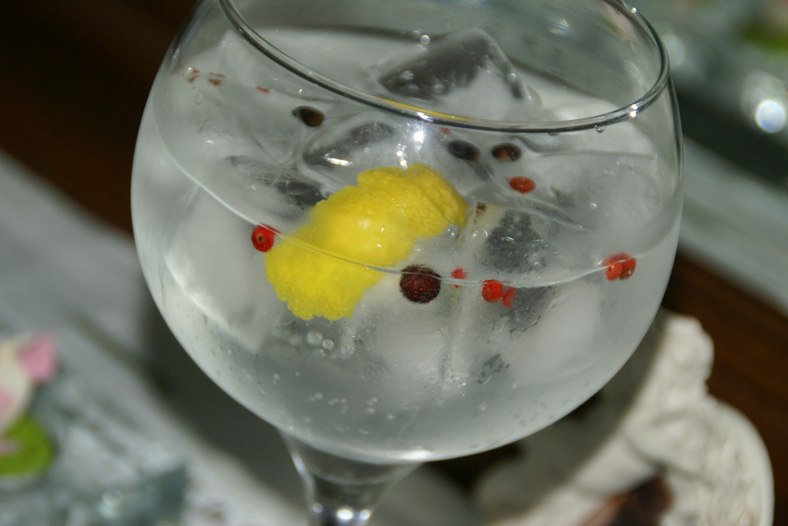 Destemperos Seagram's Gin Tónico com Limão, Zimbro e Pimenta Rosa