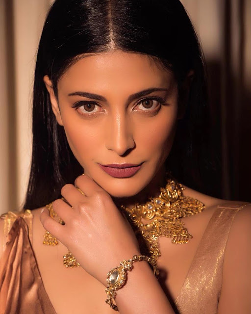 Shruti Haasan Latest Images - Stuns in Golden Saree