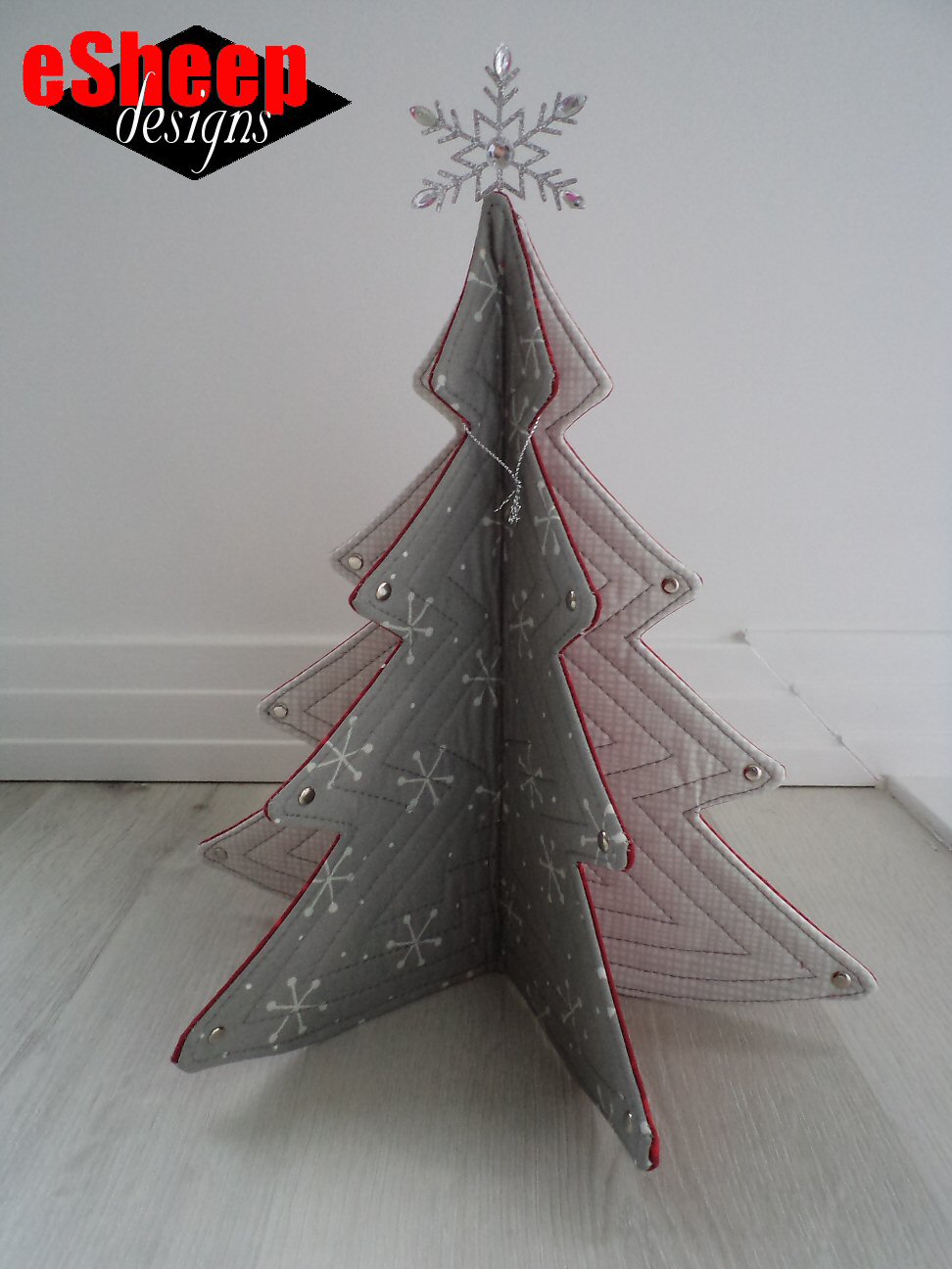 eSheep Designs QuasiTutorial Collapsible Quilted Tabletop Christmas Tree