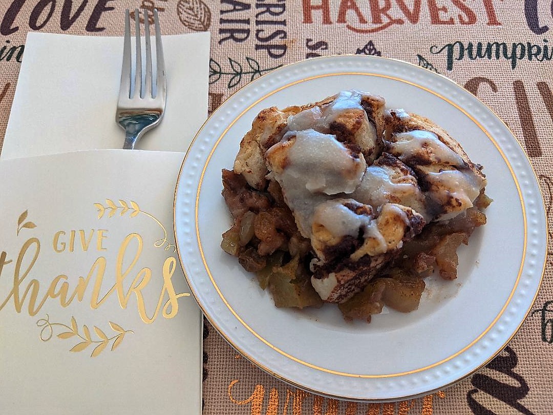 Ever Ready Cinnamon Roll Apple Cobbler