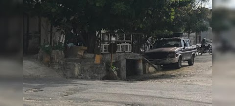 Construção irregular em calçada no Bairro Monte Castelo