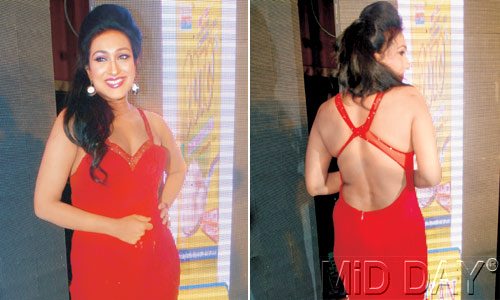Endless Wallpaper Bangla Backless Actress